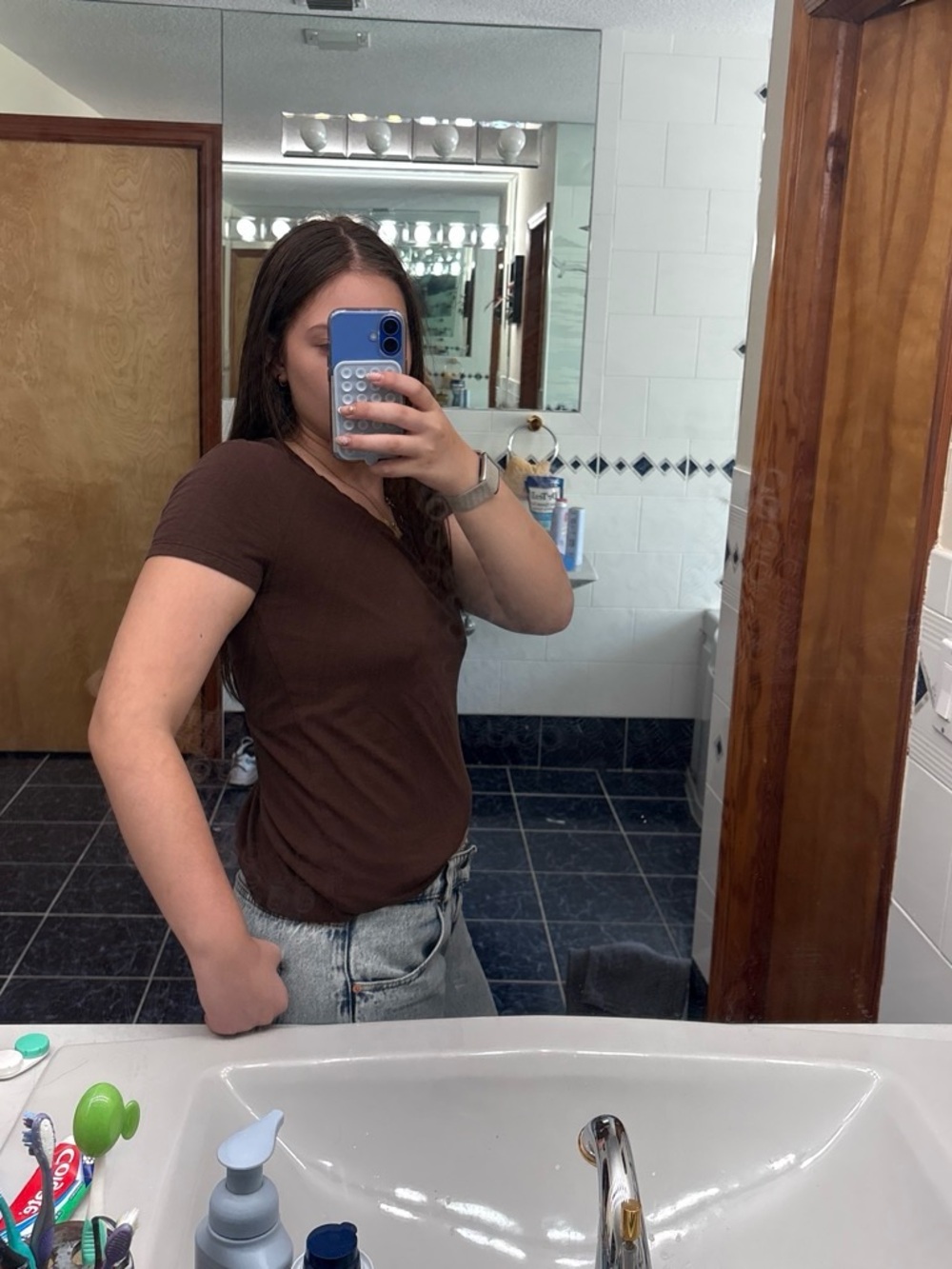 GAP Brown V-Neck Short Sleeve Tee - Picture 4 of 8